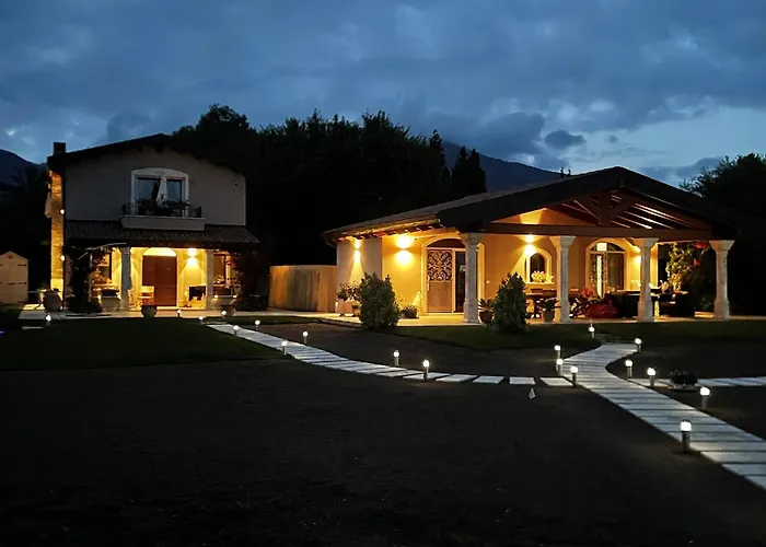 Corte Dei Mirti, Signorili