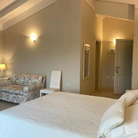 Bed & Breakfast Corte Dei Mirti, Signorili 4*